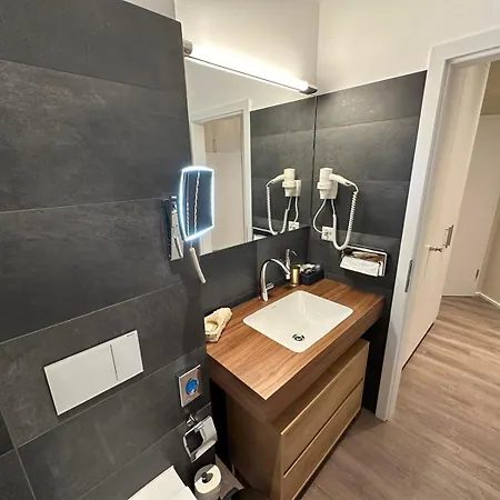 Thesuite 3* Biel
