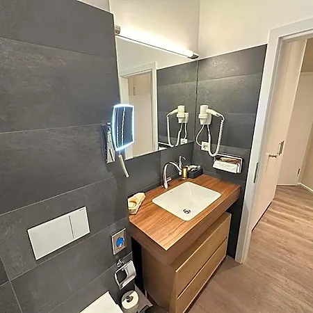 Apart-hotel Thesuite 3*